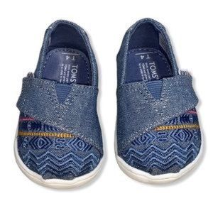 Like NEW TOMS Chambray Classic Size 4